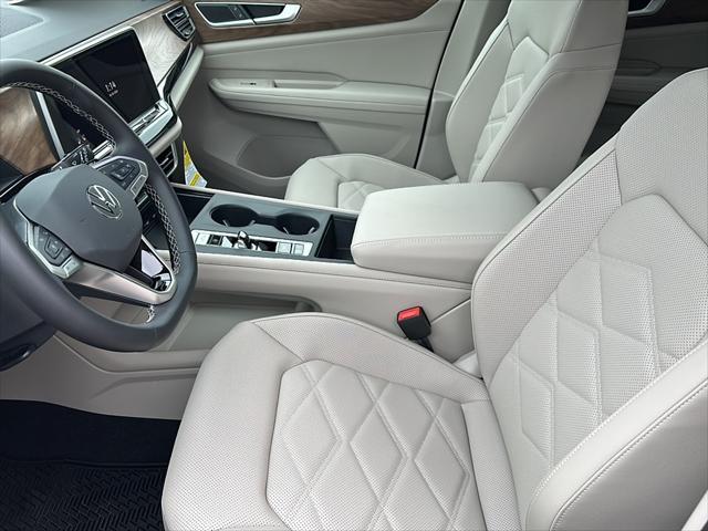 new 2025 Volkswagen Atlas car, priced at $38,111