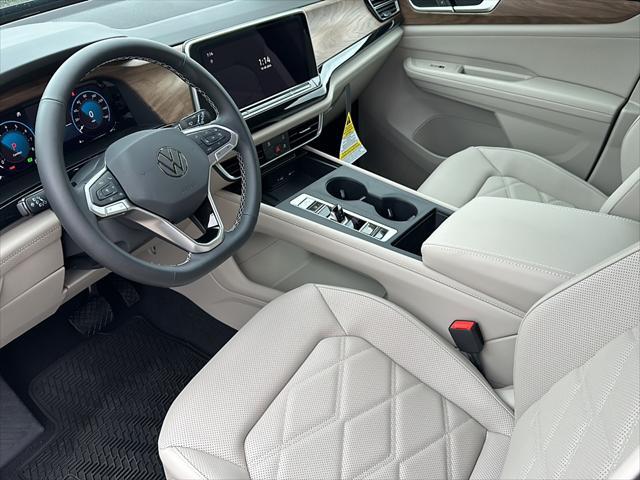 new 2025 Volkswagen Atlas car, priced at $38,111