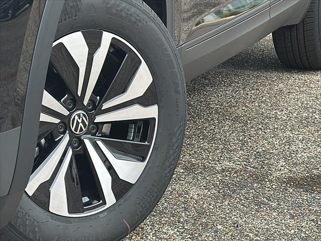 new 2025 Volkswagen Atlas car, priced at $38,111