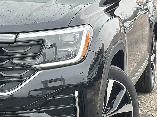 new 2025 Volkswagen Atlas car, priced at $52,401