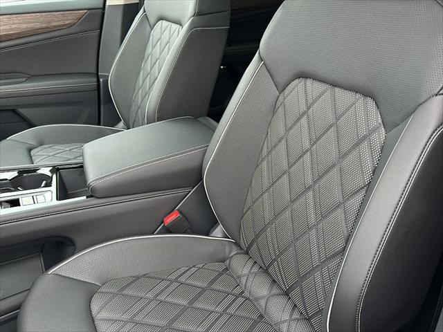 new 2025 Volkswagen Atlas car, priced at $52,401
