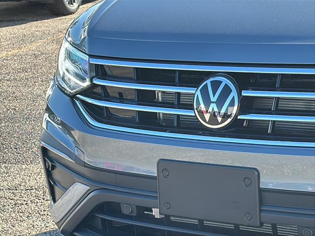 new 2024 Volkswagen Tiguan car, priced at $30,219