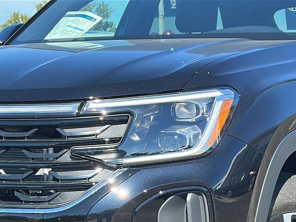new 2026 Volkswagen Atlas Cross Sport car, priced at $40,901
