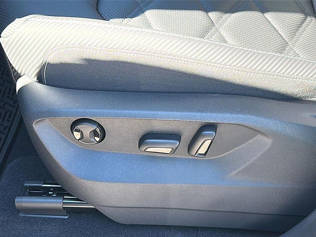 new 2026 Volkswagen Atlas Cross Sport car, priced at $40,901