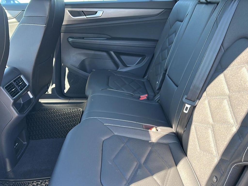 new 2026 Volkswagen Atlas Cross Sport car, priced at $40,901