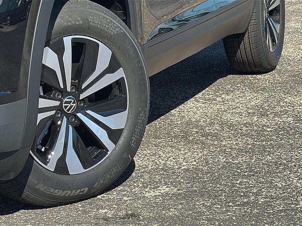 new 2026 Volkswagen Atlas Cross Sport car, priced at $40,901