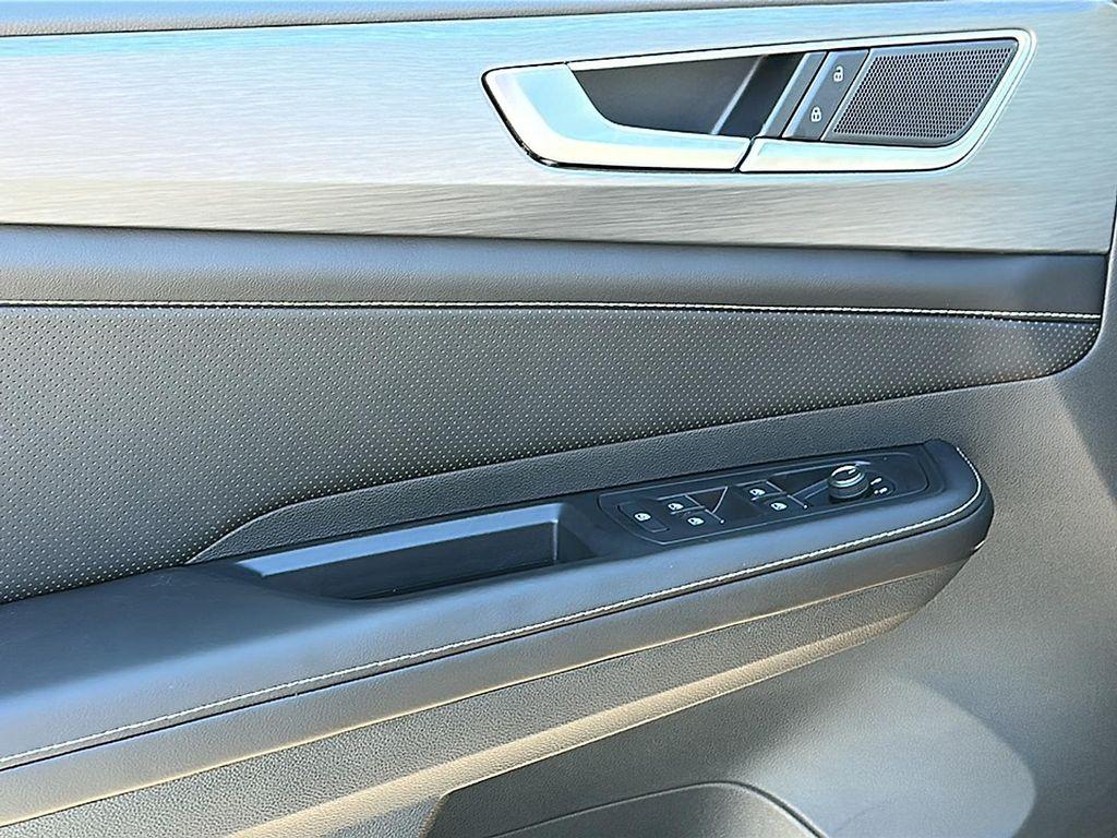 new 2026 Volkswagen Atlas Cross Sport car, priced at $40,901