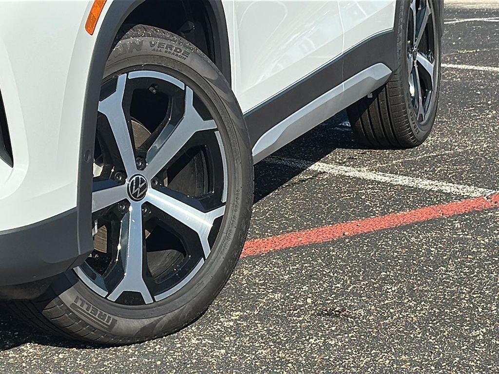 new 2025 Volkswagen Tiguan car, priced at $31,116