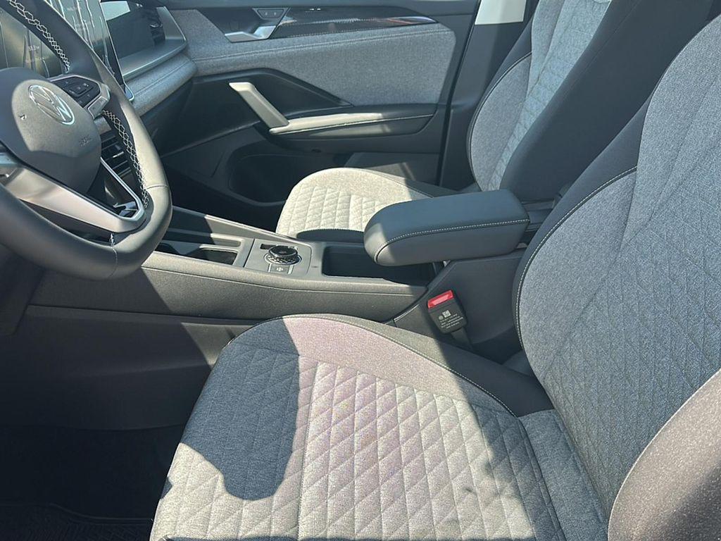 new 2025 Volkswagen Tiguan car, priced at $30,012