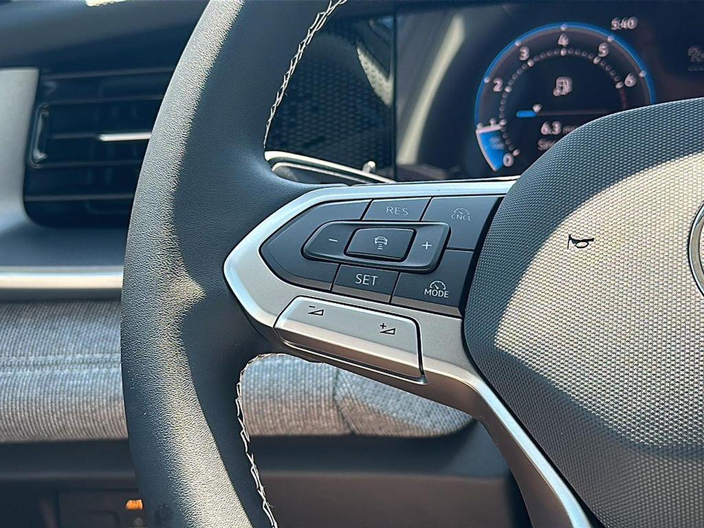 new 2025 Volkswagen Tiguan car, priced at $30,012