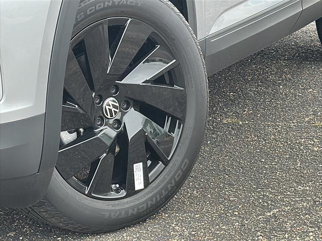 new 2025 Volkswagen Atlas car, priced at $43,881