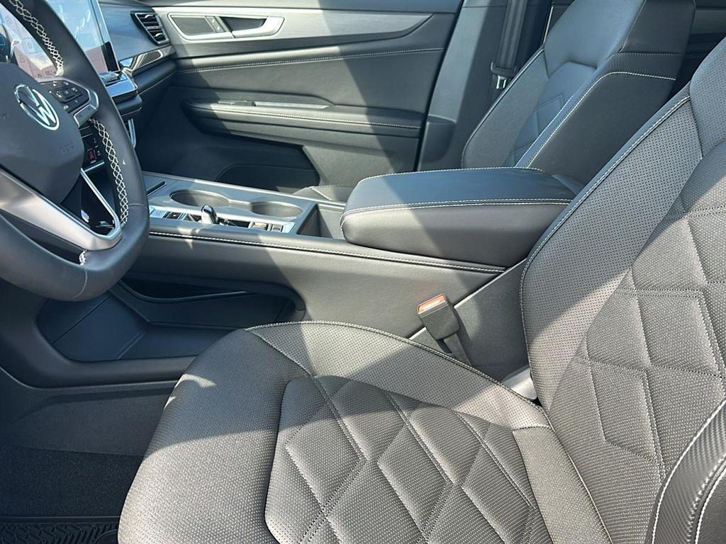 new 2026 Volkswagen Atlas Cross Sport car, priced at $39,901