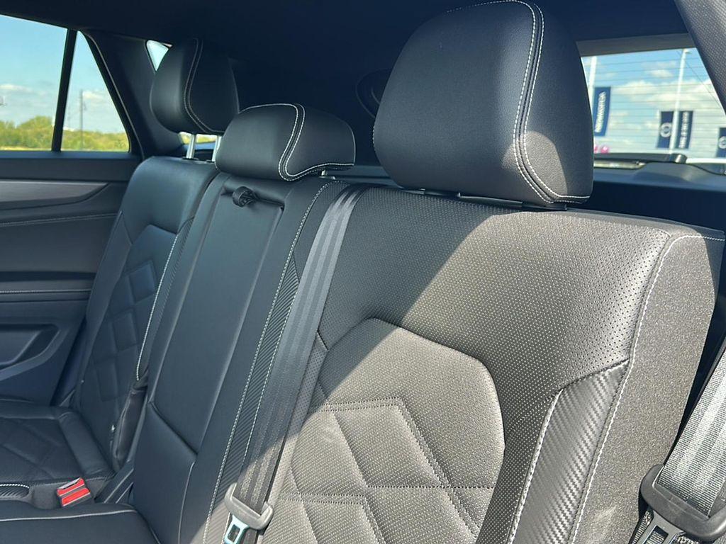 new 2026 Volkswagen Atlas Cross Sport car, priced at $39,901