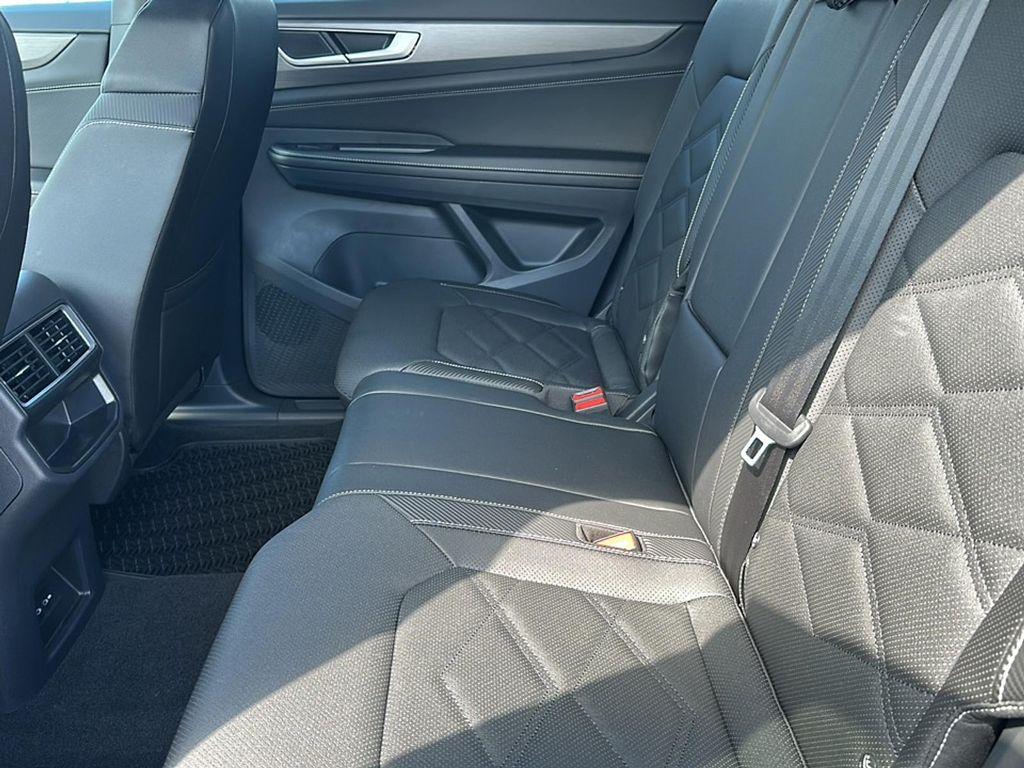 new 2026 Volkswagen Atlas Cross Sport car, priced at $39,901