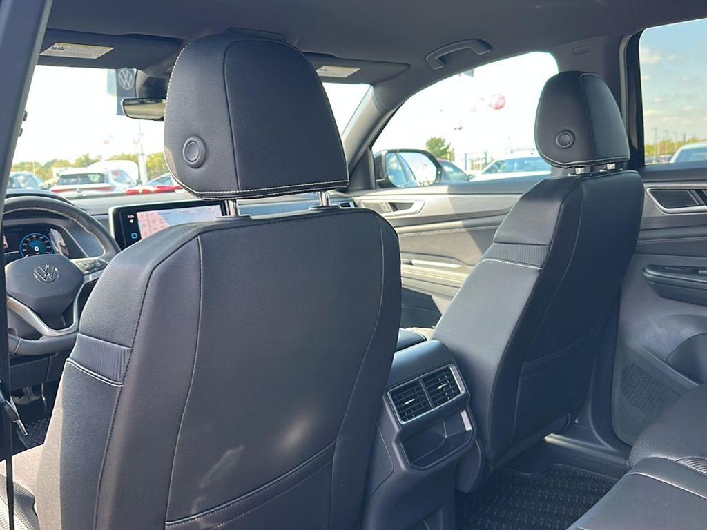 new 2026 Volkswagen Atlas Cross Sport car, priced at $39,901