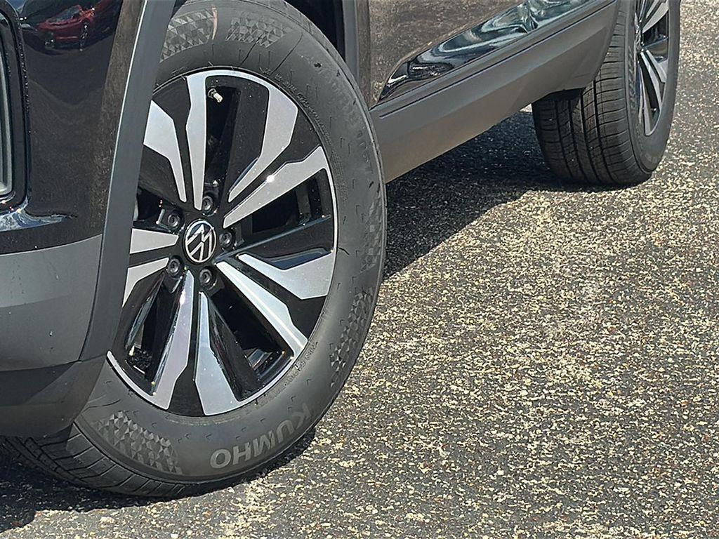 new 2026 Volkswagen Atlas Cross Sport car, priced at $39,901