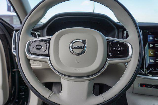 used 2022 Volvo S60 Recharge Plug-In Hybrid car