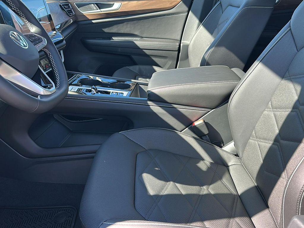 new 2026 Volkswagen Atlas car, priced at $43,650