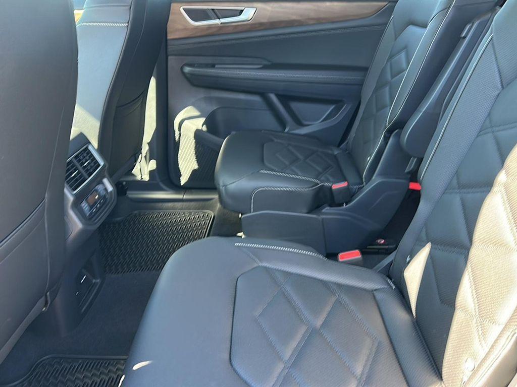 new 2026 Volkswagen Atlas car, priced at $43,650