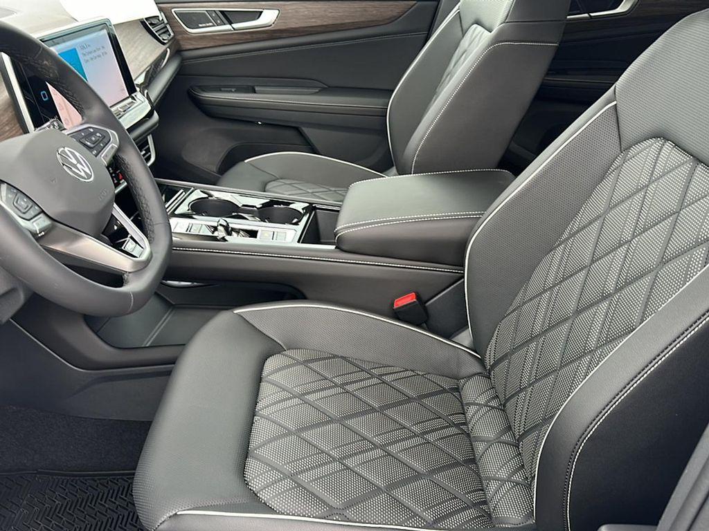 new 2025 Volkswagen Atlas car, priced at $53,214