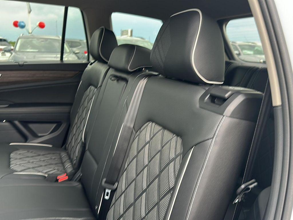 new 2025 Volkswagen Atlas car, priced at $53,214