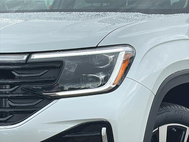 new 2025 Volkswagen Atlas car, priced at $53,059