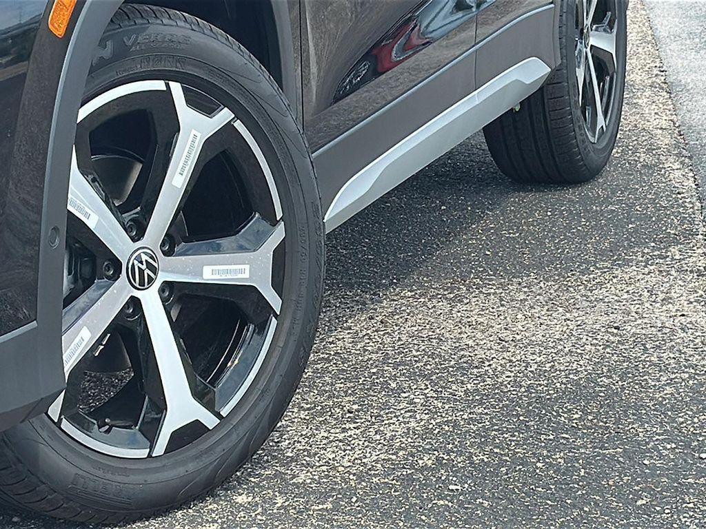 new 2025 Volkswagen Tiguan car, priced at $31,493