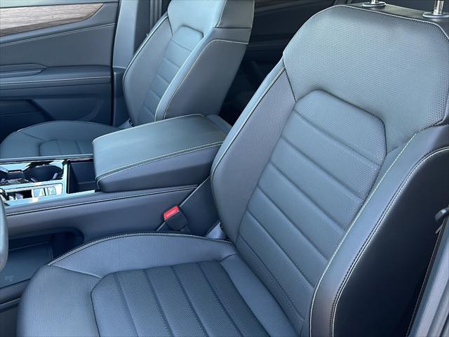 new 2024 Volkswagen Atlas car, priced at $49,029