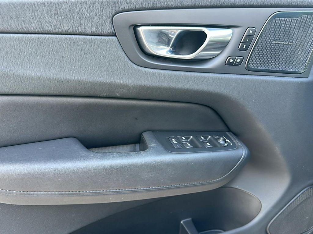 used 2023 Volvo XC60 car, priced at $32,995