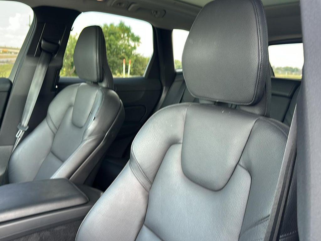 used 2023 Volvo XC60 car, priced at $32,995