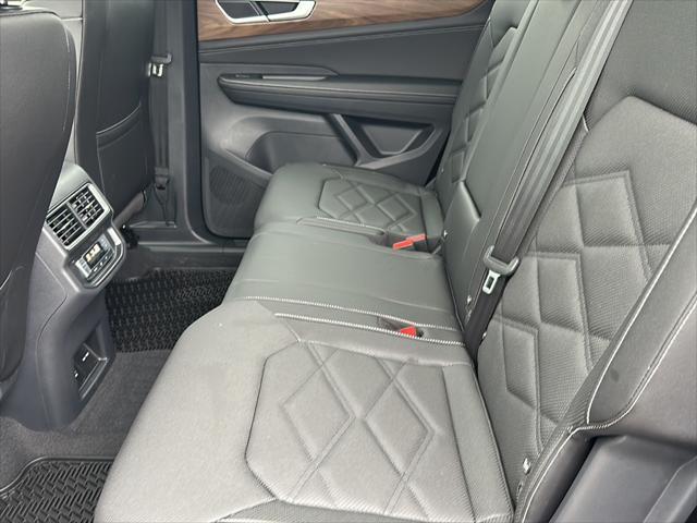 new 2025 Volkswagen Atlas car, priced at $43,310