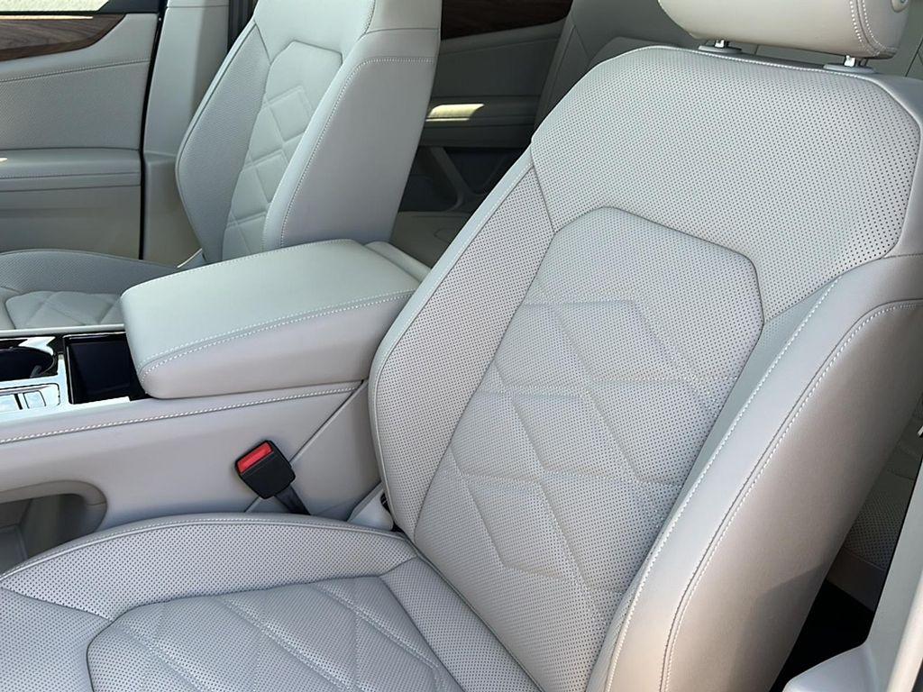 new 2025 Volkswagen Atlas car, priced at $40,462