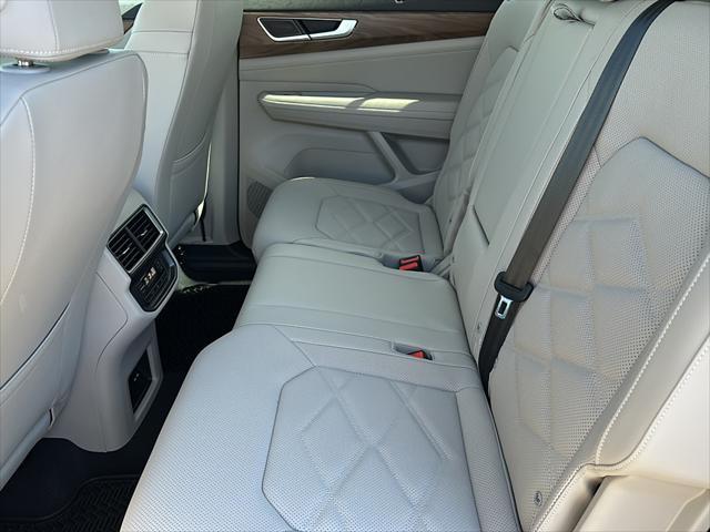 new 2025 Volkswagen Atlas car, priced at $43,660