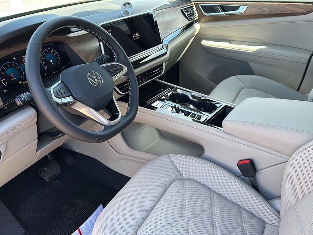new 2025 Volkswagen Atlas car, priced at $40,462