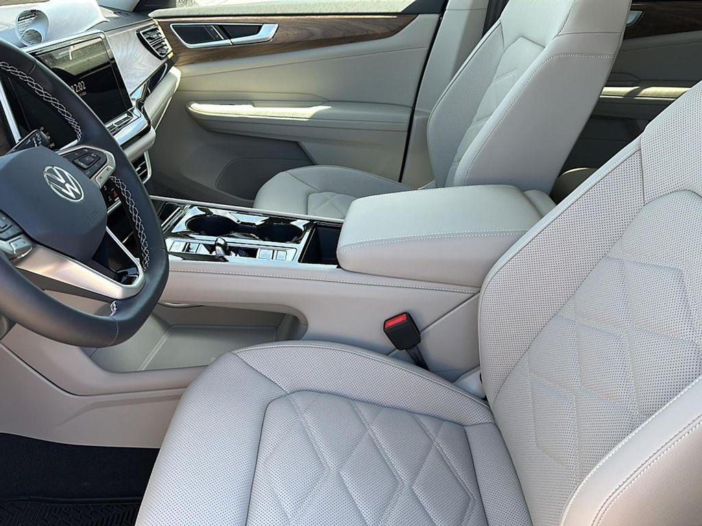 new 2025 Volkswagen Atlas car, priced at $40,462