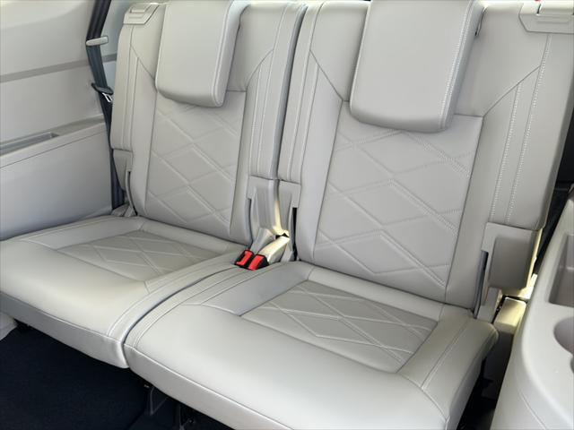 new 2025 Volkswagen Atlas car, priced at $42,160