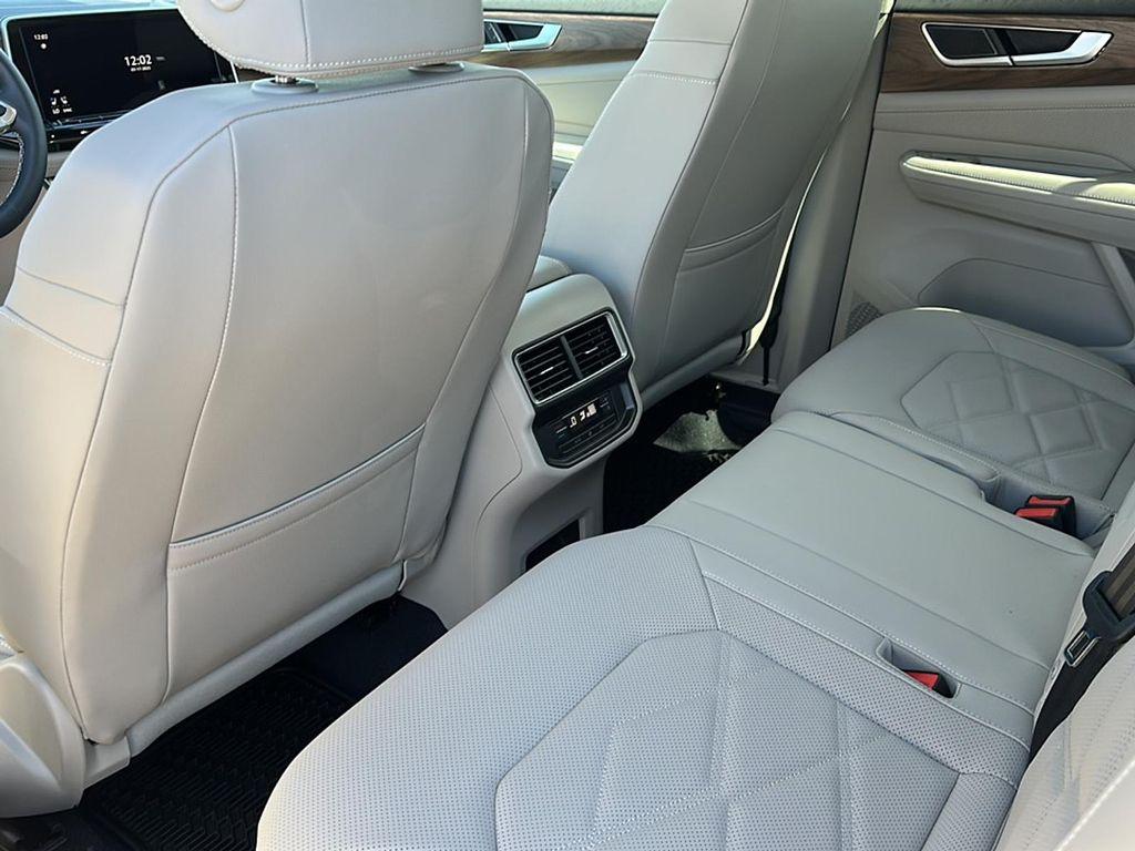 new 2025 Volkswagen Atlas car, priced at $40,462