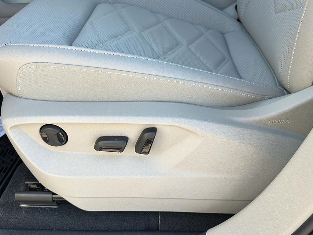 new 2025 Volkswagen Atlas car, priced at $40,462