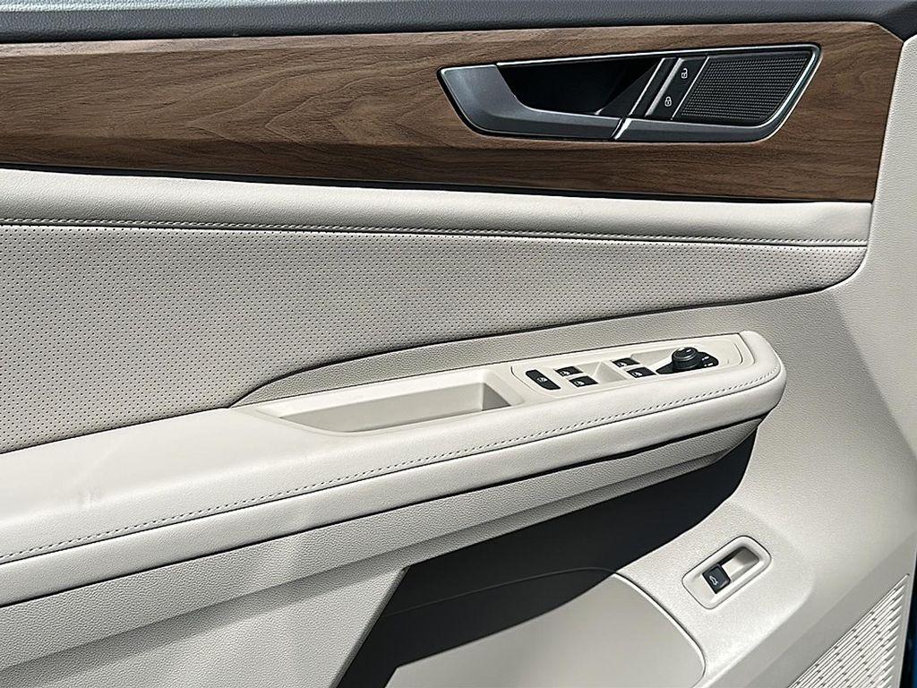 new 2025 Volkswagen Atlas car, priced at $40,462