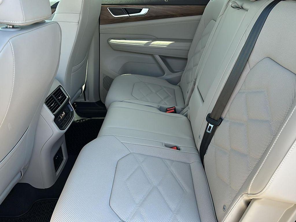 new 2025 Volkswagen Atlas car, priced at $40,462