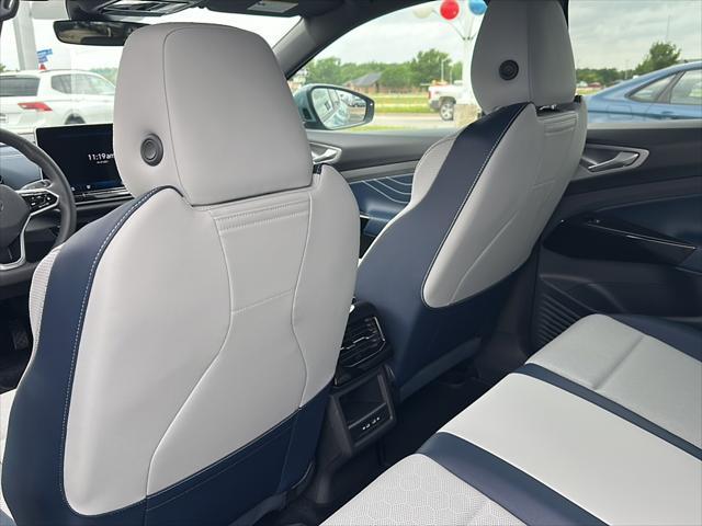 new 2025 Volkswagen ID.4 car, priced at $47,361
