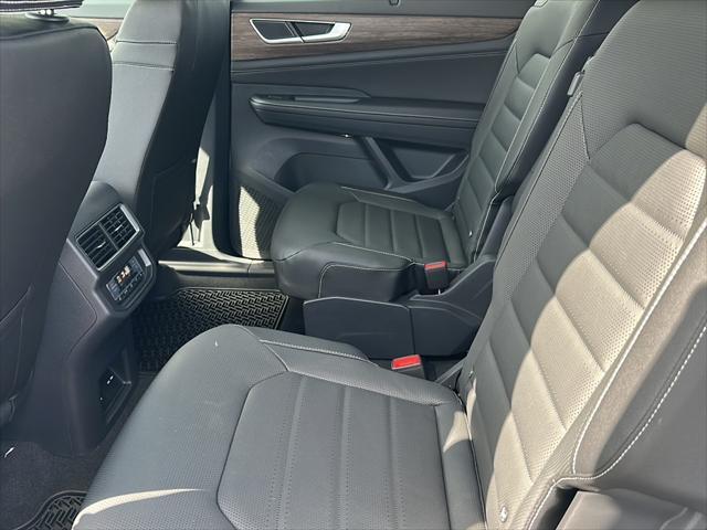 new 2025 Volkswagen Atlas car, priced at $47,700