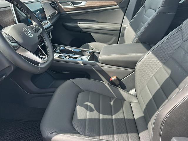 new 2025 Volkswagen Atlas car, priced at $47,700