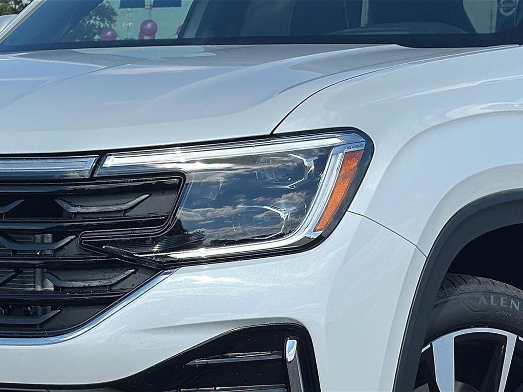 new 2026 Volkswagen Atlas Cross Sport car, priced at $52,817