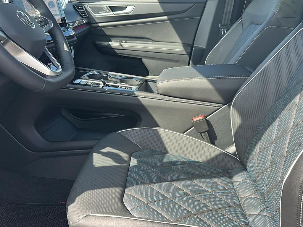 new 2026 Volkswagen Atlas Cross Sport car, priced at $52,817