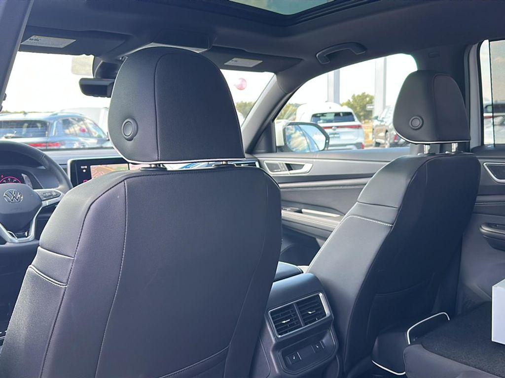 new 2026 Volkswagen Atlas Cross Sport car, priced at $52,817