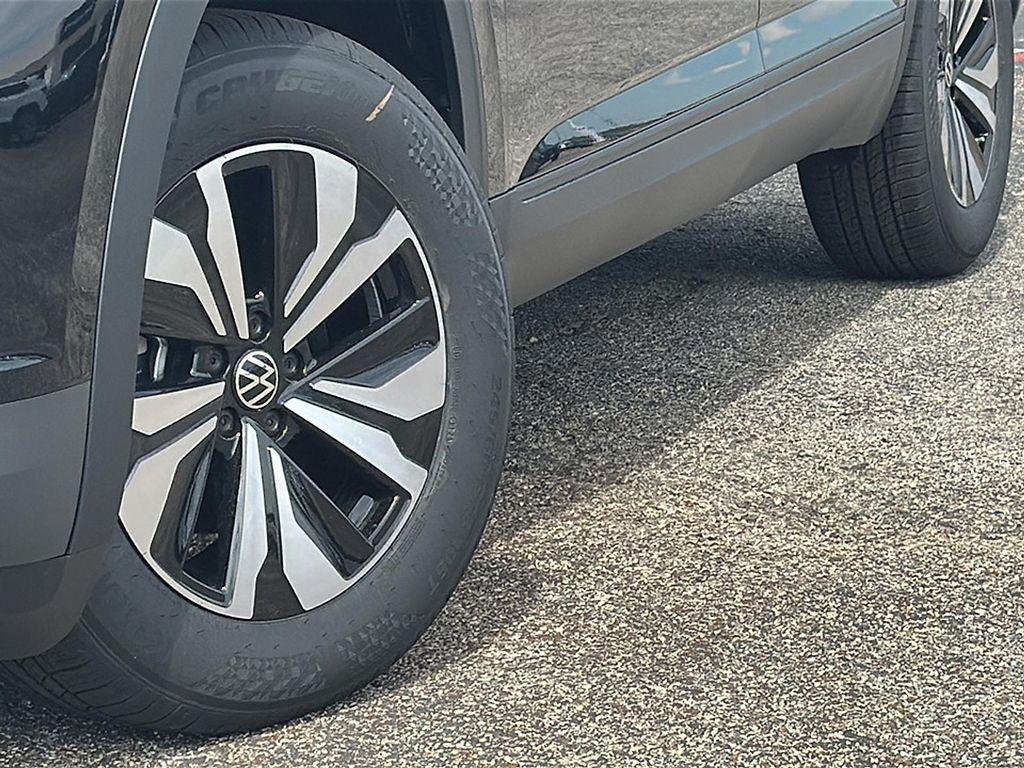 new 2026 Volkswagen Atlas Cross Sport car, priced at $39,901