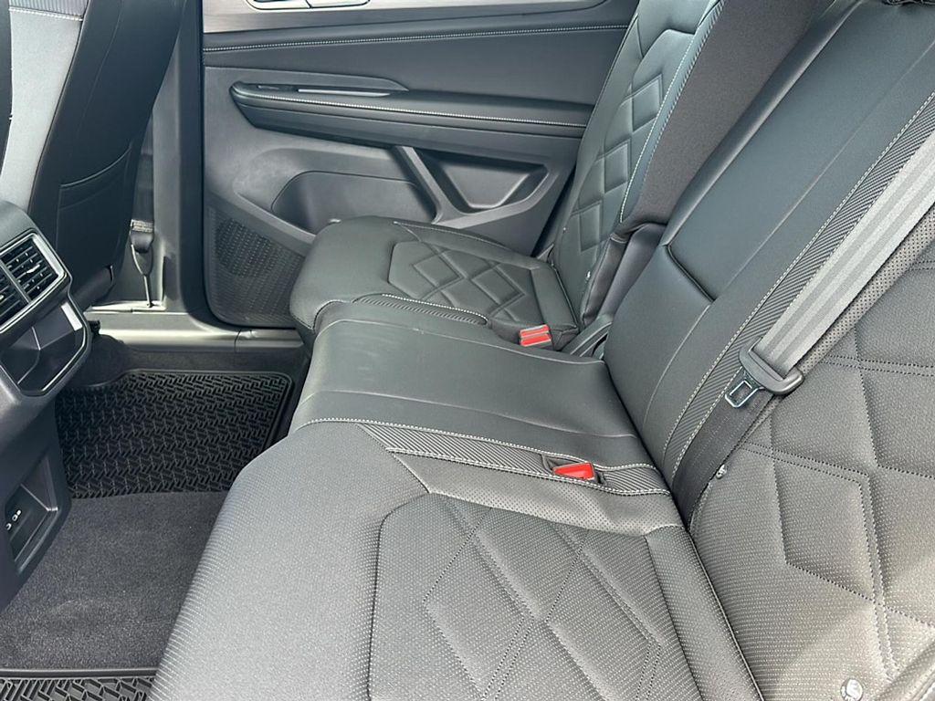 new 2026 Volkswagen Atlas Cross Sport car, priced at $39,901