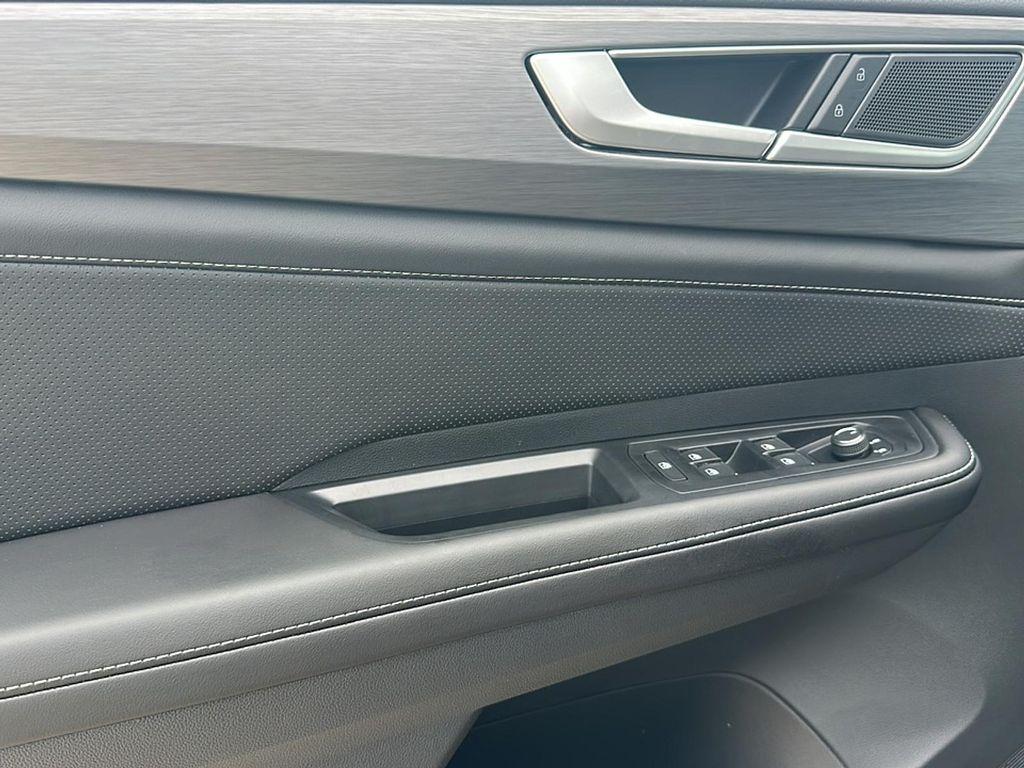 new 2026 Volkswagen Atlas Cross Sport car, priced at $39,901