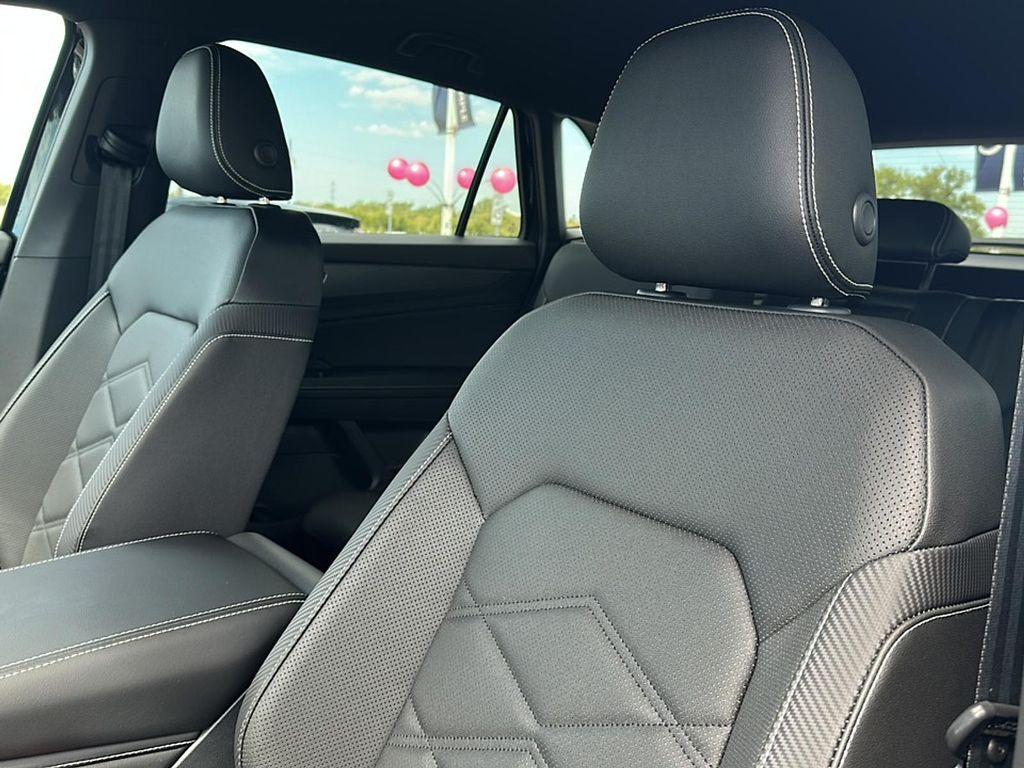 new 2026 Volkswagen Atlas Cross Sport car, priced at $39,901